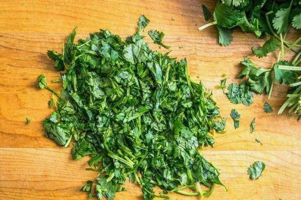 Сытный и простой рецепт салата «Мясной»