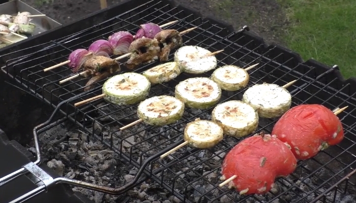 Маринованный красный лук (для канапе, салатов, бургеров и плова)