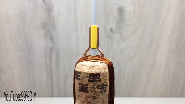 Машинка с моторчиком из пластиковой бутылки