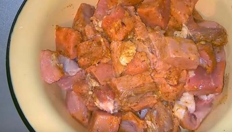Шашлык в духовке на углях