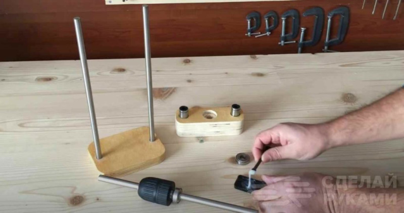 Стойка для дрели из чермета