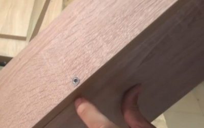 Удлиненная тумба из фанеры со сдвижными дверцами
