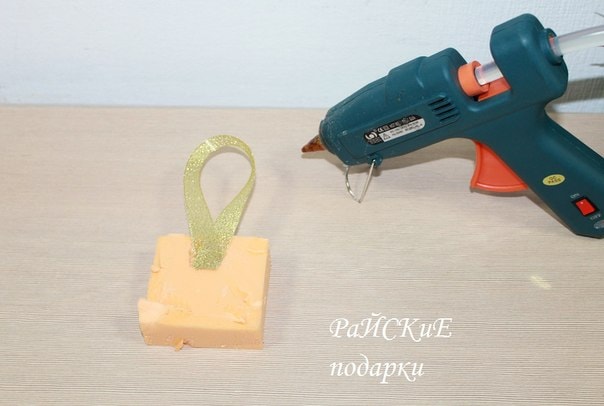 Дед Мороз на бутылку шампанского
