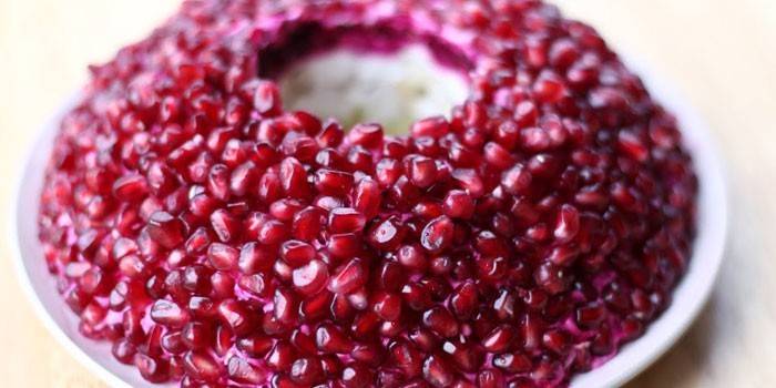 Сытный и простой рецепт салата «Мясной»