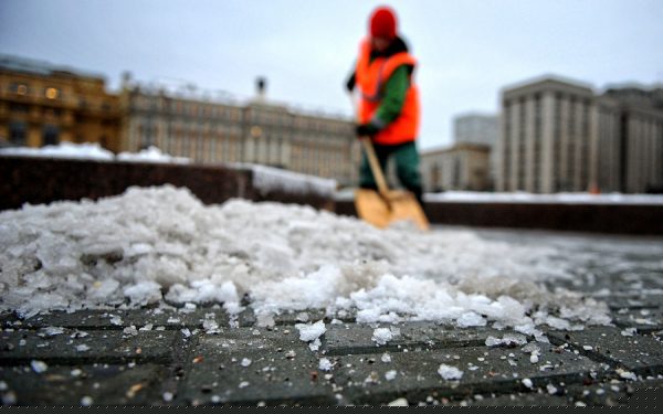 Самый ленивый способ уборки снега который только можно представить