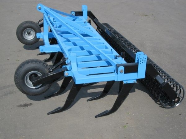Тяжелый компактный топорик из тракторного плуга