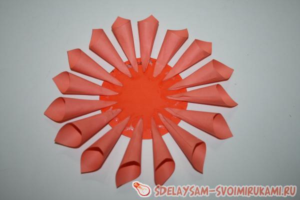 Георгина из атласных лент