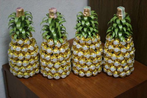 Дед Мороз на бутылку шампанского