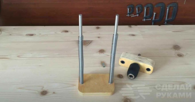 Стойка для дрели из чермета