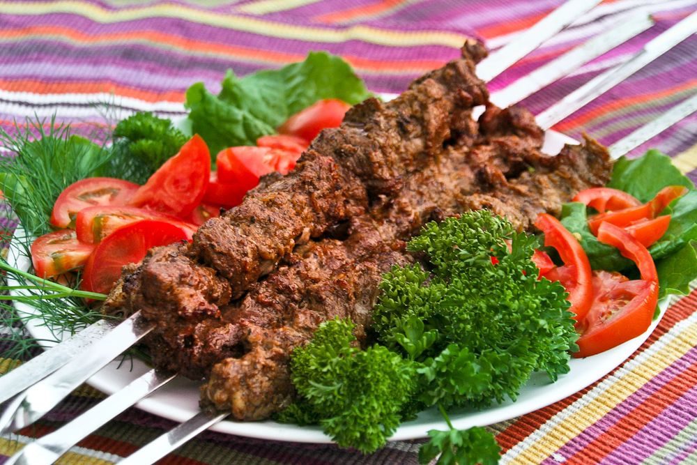 Шашлык из говядины — как вкусно замариновать мясо, чтобы оно было сочным