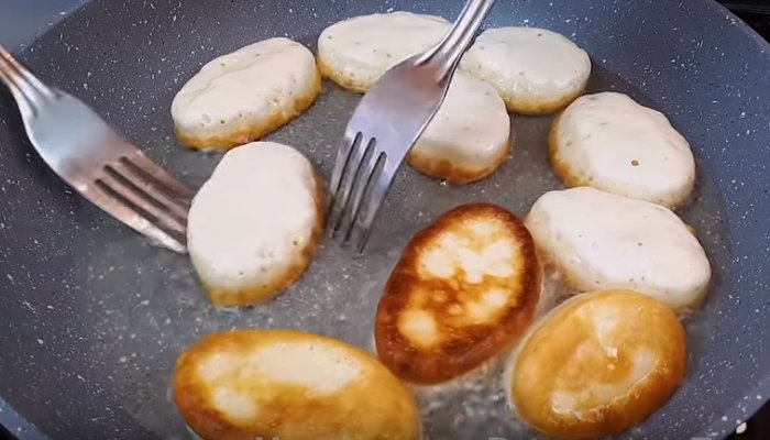 Рецепт пышных оладий на кефире