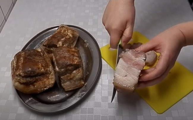 Как засолить свиное сало