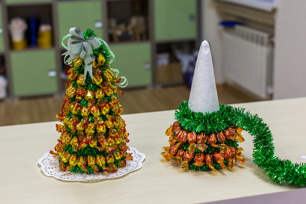 Новогодняя елка из мишуры, своими руками с пошаговым фото
