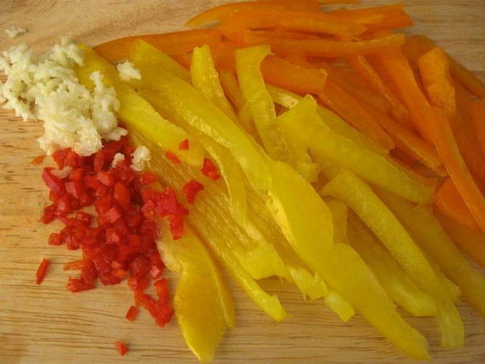 Сытный и простой рецепт салата «Мясной»