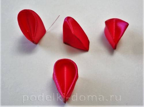 Георгина из атласных лент