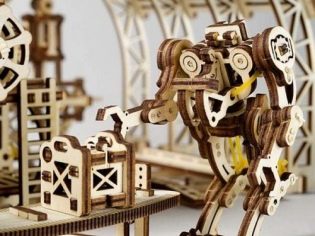 Обзор конструктора UGEARS: деревянный грузовичок, который ездит без батареек