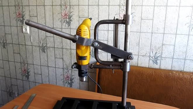 Стойка для дрели из чермета