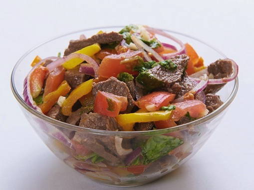 Сытный и простой рецепт салата «Мясной»
