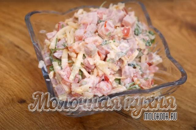 Сытный и простой рецепт салата «Мясной»
