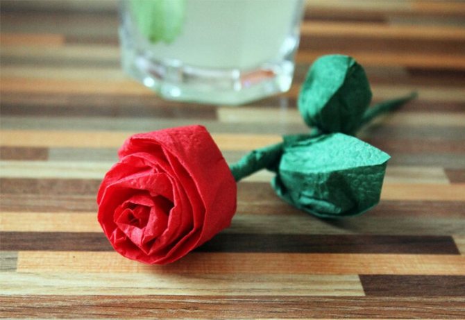 Как сделать розу из вискозной салфетки