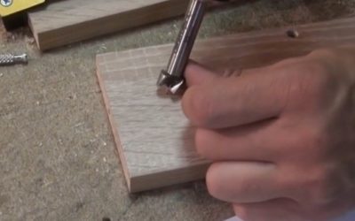 Удлиненная тумба из фанеры со сдвижными дверцами