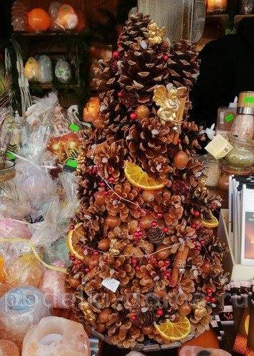 Елочка из металлизированной крепированной бумаги