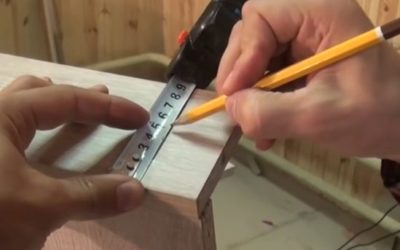 Удлиненная тумба из фанеры со сдвижными дверцами