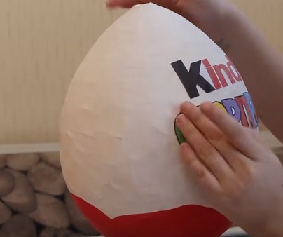 Погремушки из пластиковых яиц от Киндер-Сюрприза