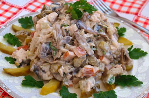 Сытный и простой рецепт салата «Мясной»