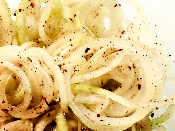 Маринованный красный лук (для канапе, салатов, бургеров и плова)