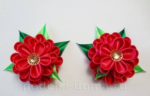 Георгина из атласных лент