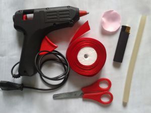 Георгина из атласных лент