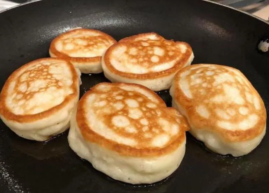 Пышные оладьи на кефире - лучшие рецепты вкусных оладушек