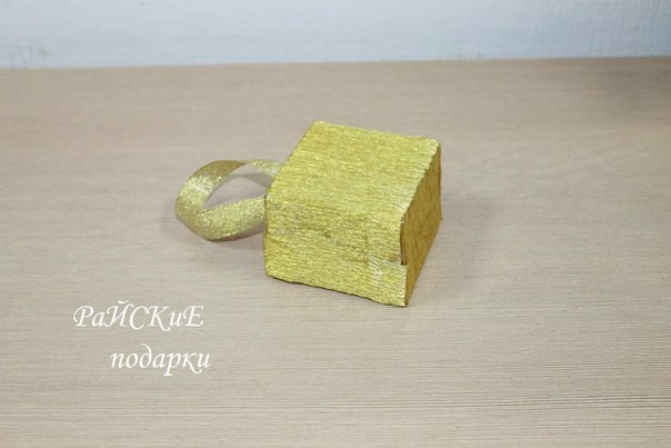 Дед Мороз на бутылку шампанского