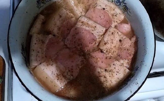Как засолить свиное сало
