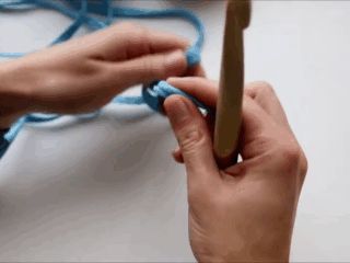 Корзинка из обвязанного шнура для упаковки подарка