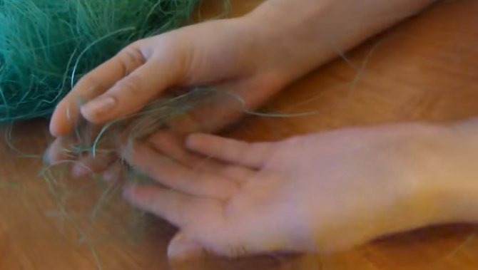 Елочка из лесных шишек