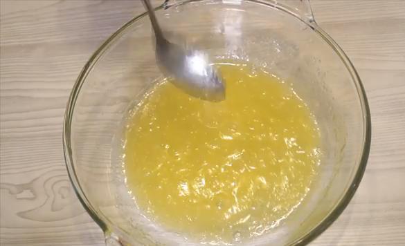 Рецепт пышных оладий на кефире