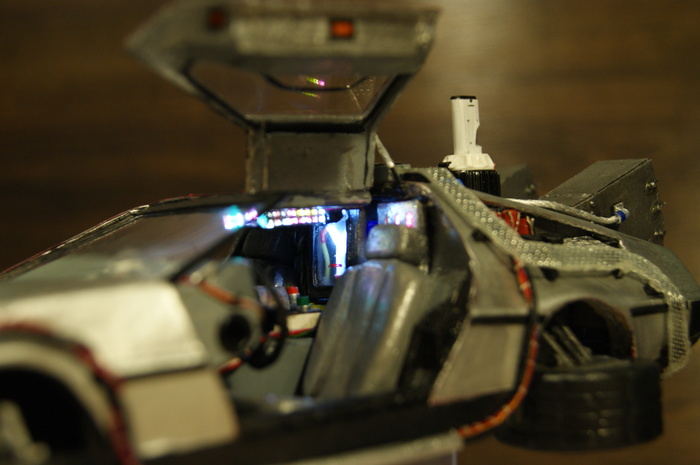 Летающий DeLorean своими руками