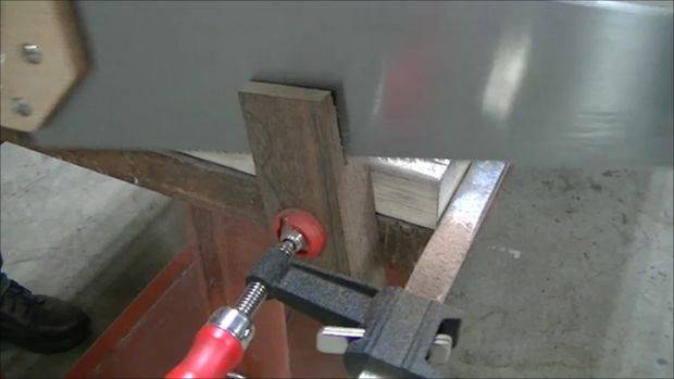Добротный и крепкий нож для пиццы из жёсткого диска